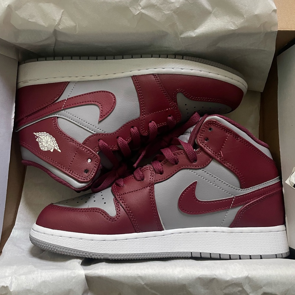 Air Jordan 1 MID “Cherrywood”